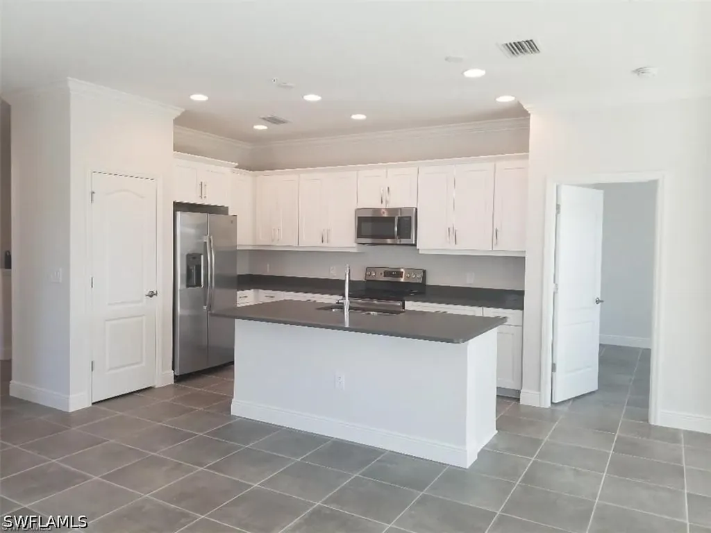 6969 Avalon Circle Naples FL 34112