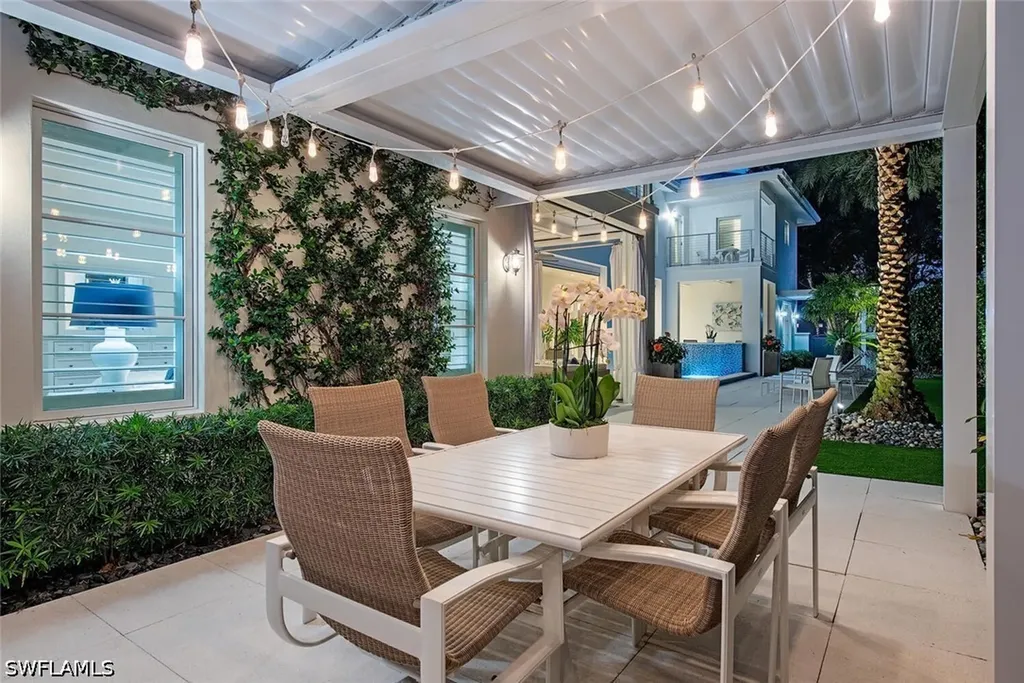 501 2nd Avenue N Naples FL 34102