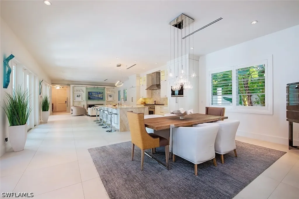 501 2nd Avenue N Naples FL 34102