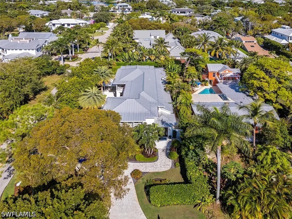 501 2nd Avenue N Naples FL 34102