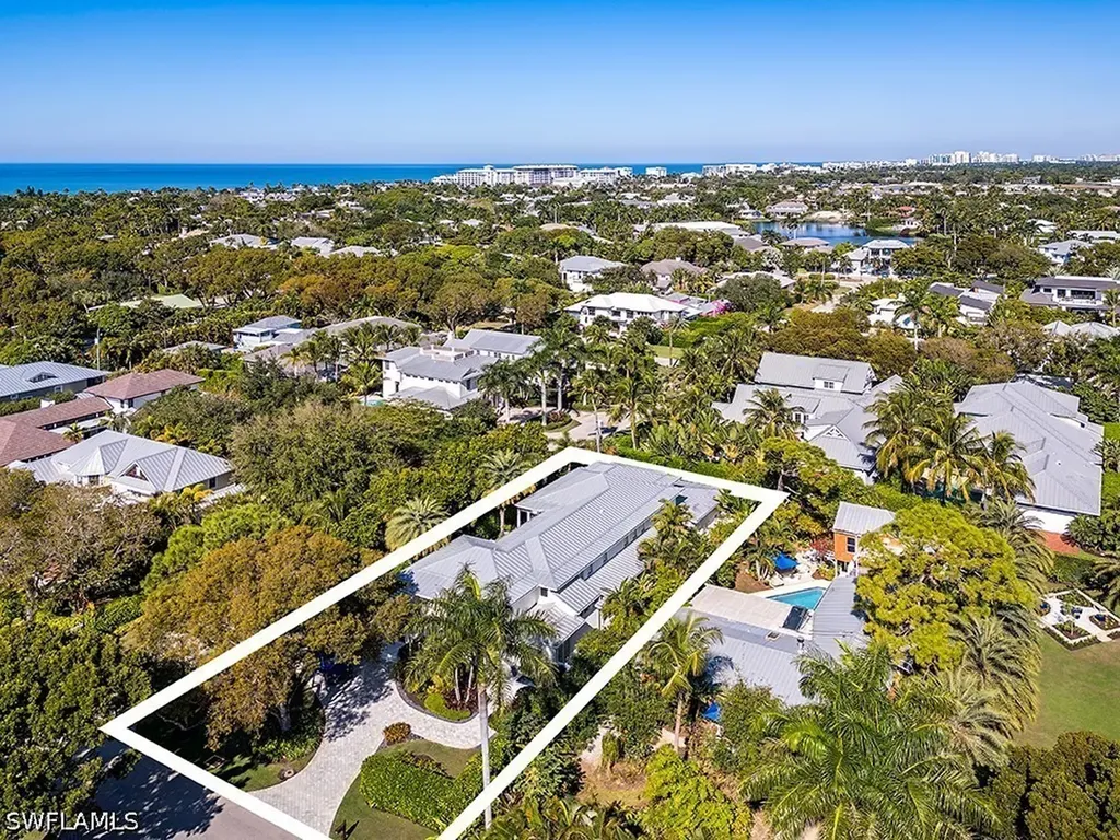 501 2nd Avenue N Naples FL 34102