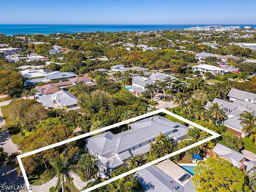 501 2nd Avenue N Naples FL 34102
