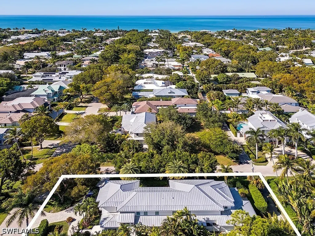 501 2nd Avenue N Naples FL 34102