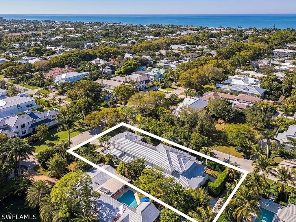 501 2nd Avenue N Naples FL 34102