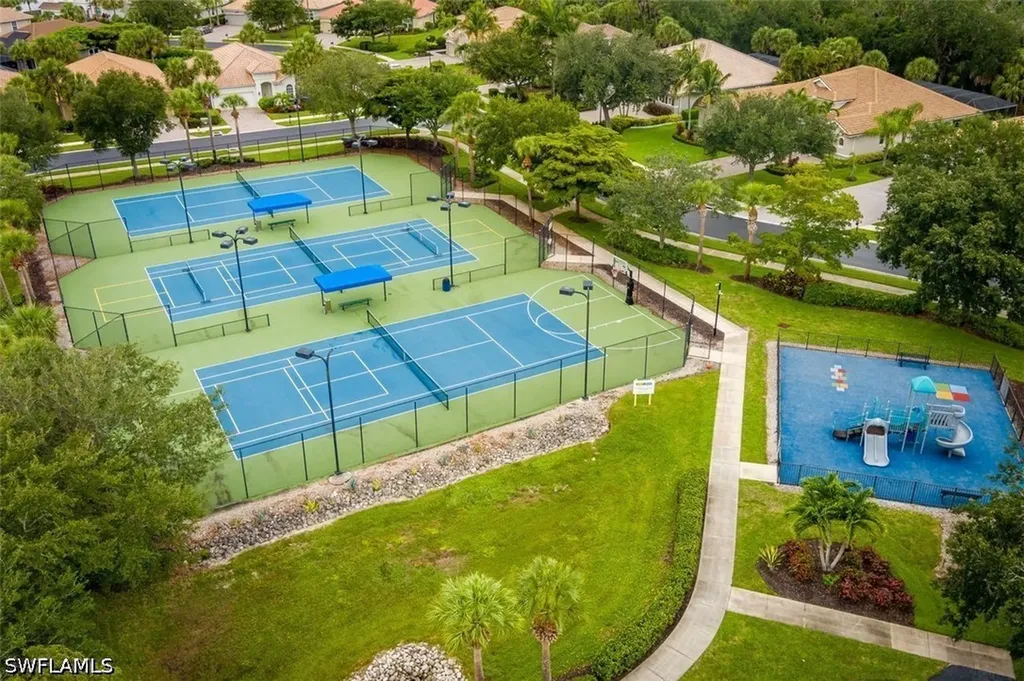 15821 Delaplata Lane Naples FL 34110