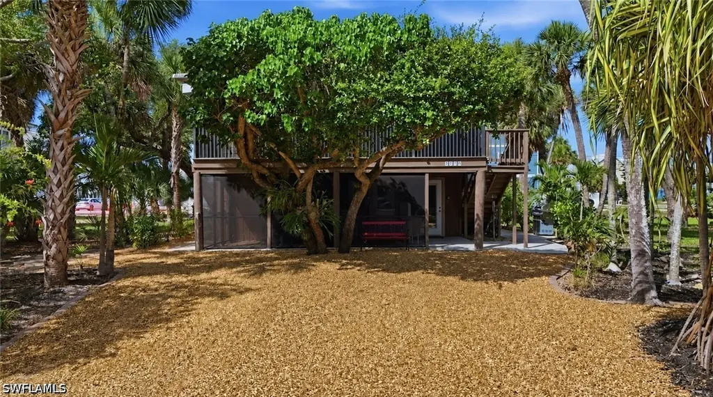5370 / 5372 Palmetto Street Fort Myers Beach FL 33931