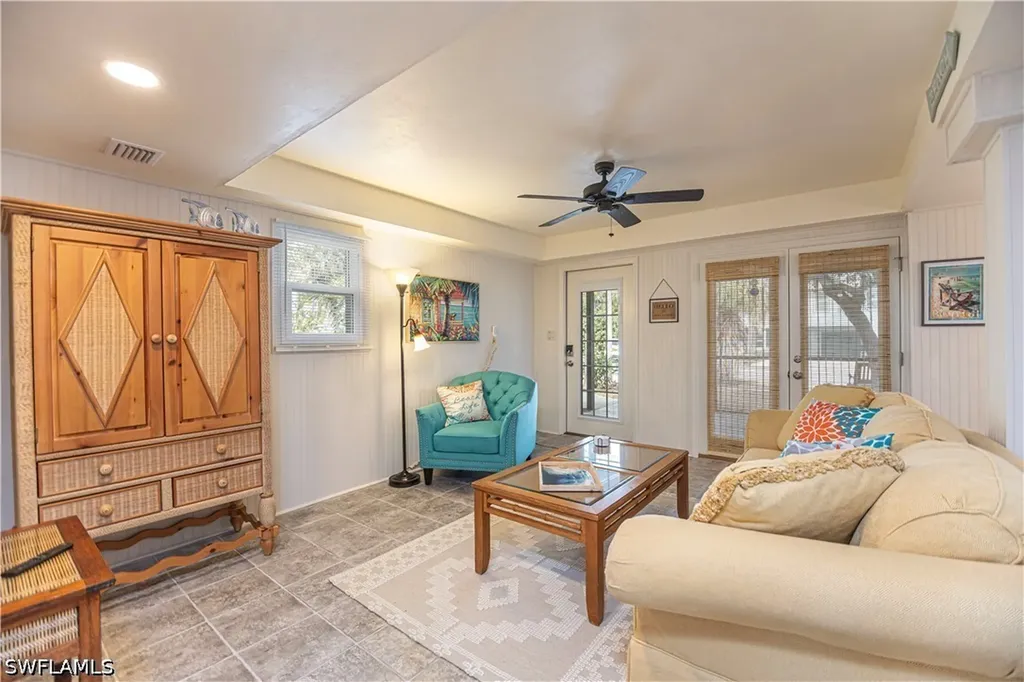5370 / 5372 Palmetto Street Fort Myers Beach FL 33931
