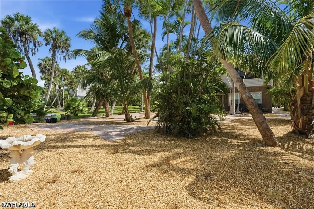 5370 / 5372 Palmetto Street Fort Myers Beach FL 33931