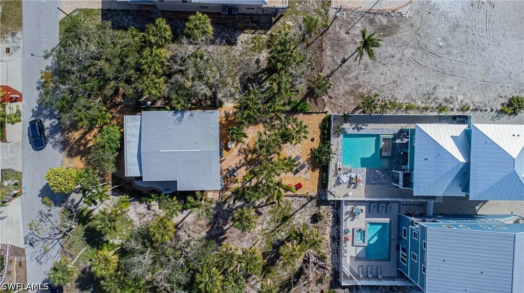 5370 / 5372 Palmetto Street Fort Myers Beach FL 33931
