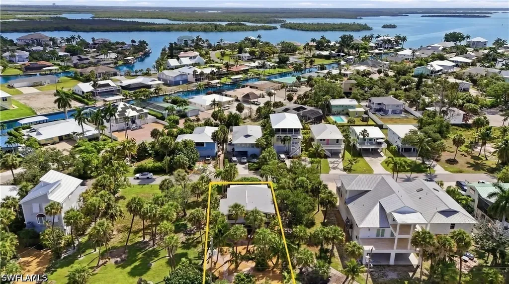 5370 / 5372 Palmetto Street Fort Myers Beach FL 33931