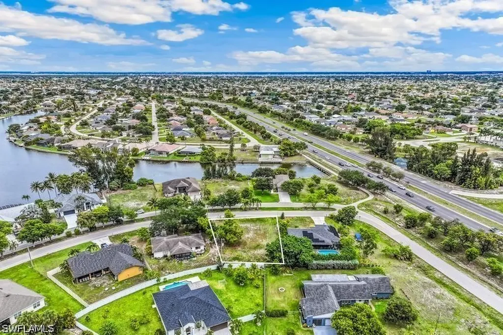 2516 Aviation Parkway Cape Coral FL 33904