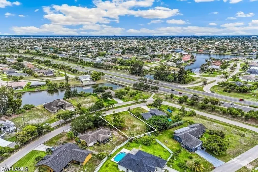 2516 Aviation Parkway Cape Coral FL 33904