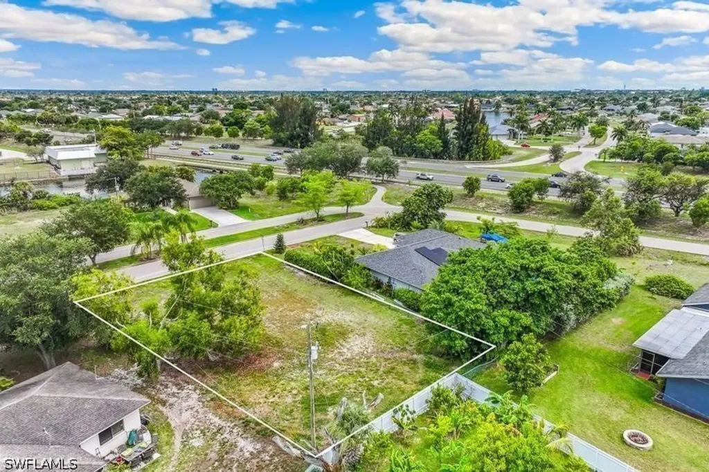 2516 Aviation Parkway Cape Coral FL 33904