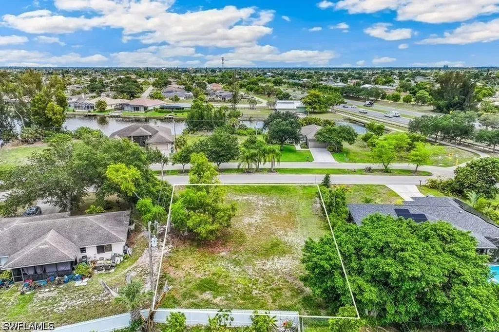 2516 Aviation Parkway Cape Coral FL 33904