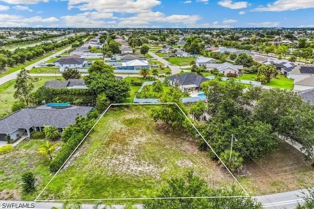 2516 Aviation Parkway Cape Coral FL 33904