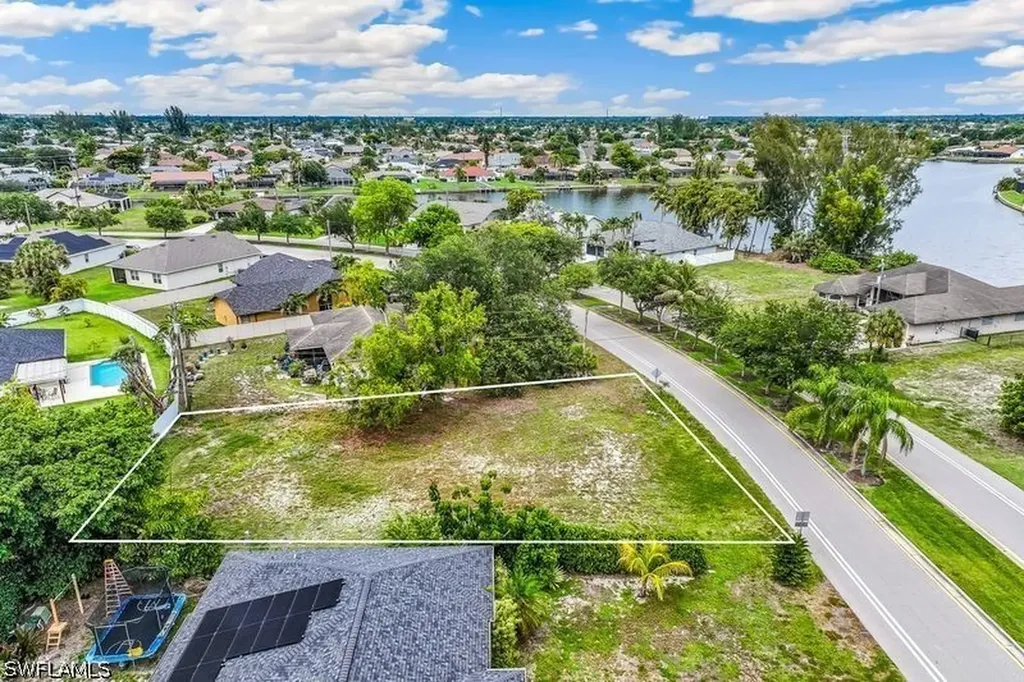 2516 Aviation Parkway Cape Coral FL 33904