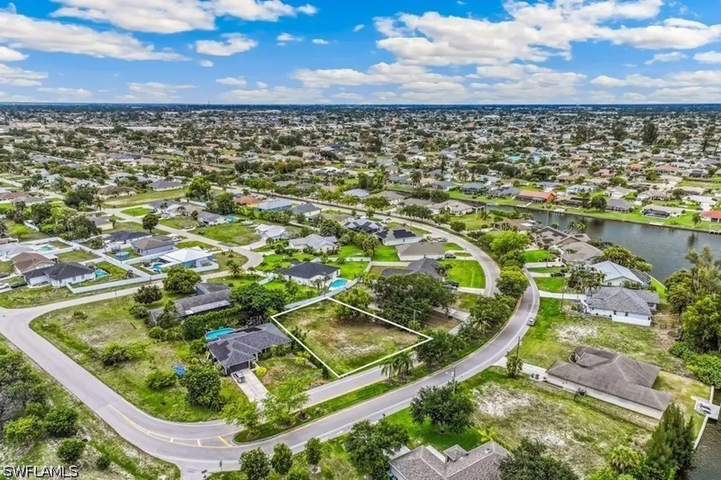 2516 Aviation Parkway Cape Coral FL 33904