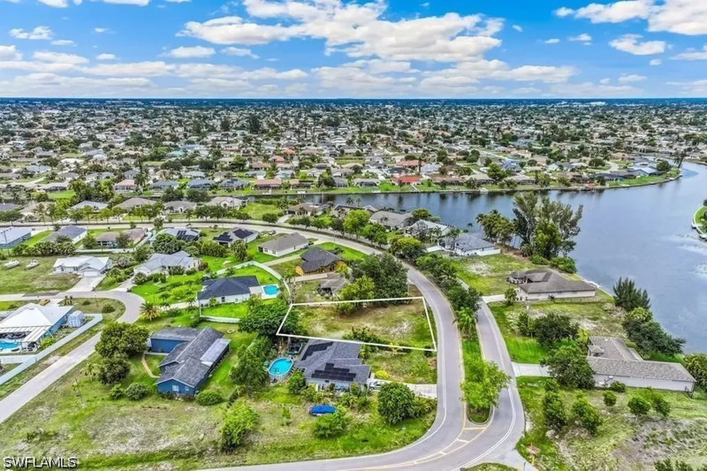 2516 Aviation Parkway Cape Coral FL 33904