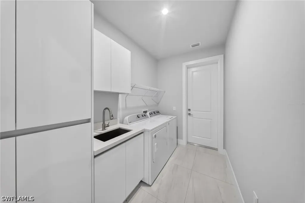 2929 SW 6th Place Cape Coral FL 33914