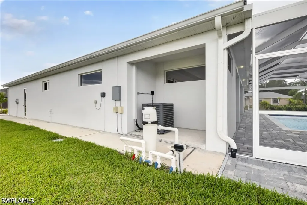 2929 SW 6th Place Cape Coral FL 33914