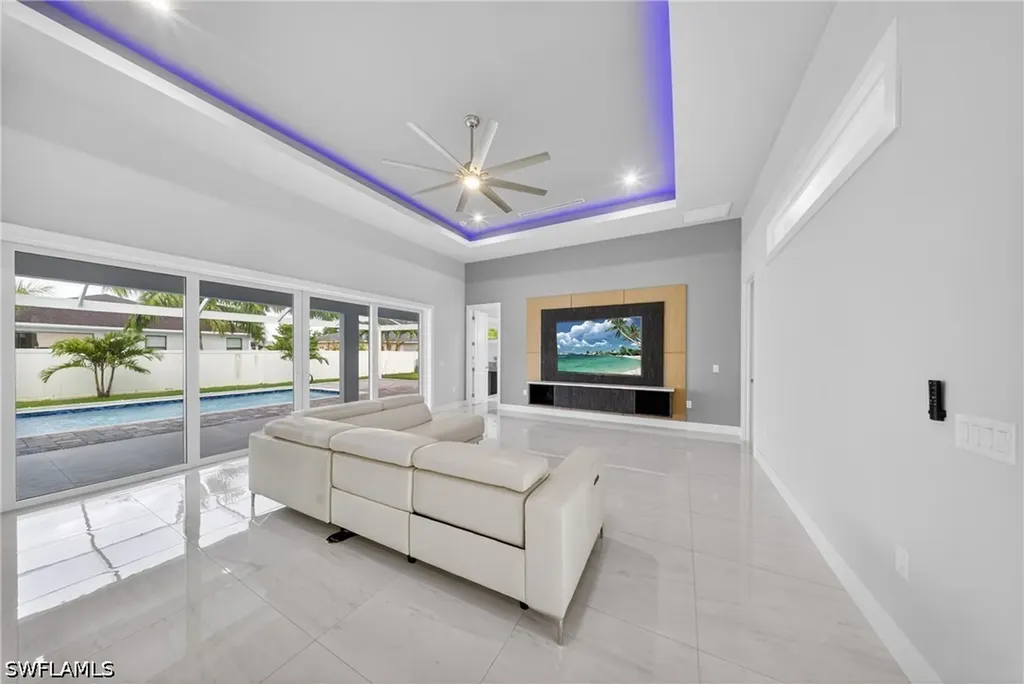 2929 SW 6th Place Cape Coral FL 33914