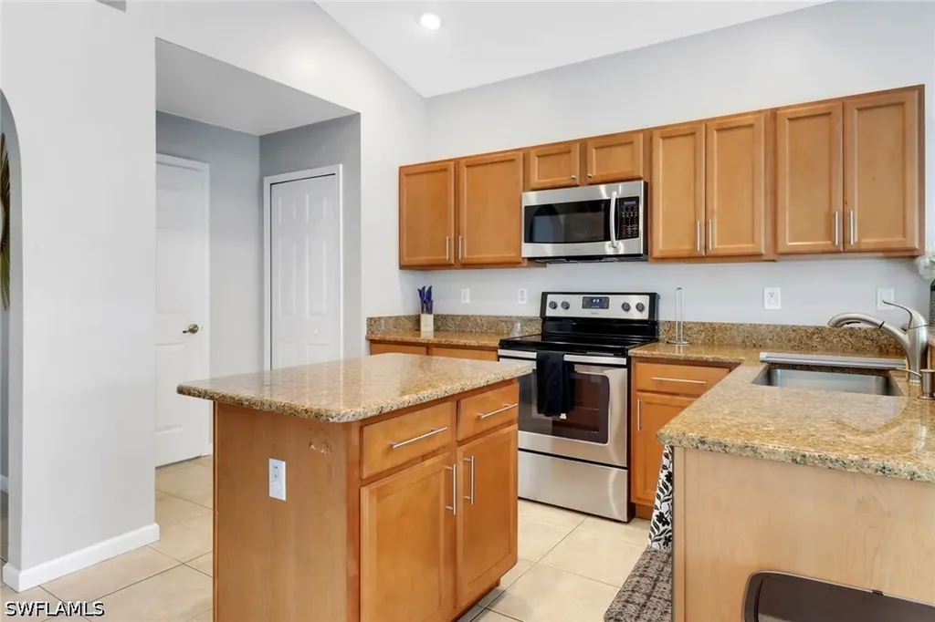 6773 Southern Oak Court Naples FL 34109