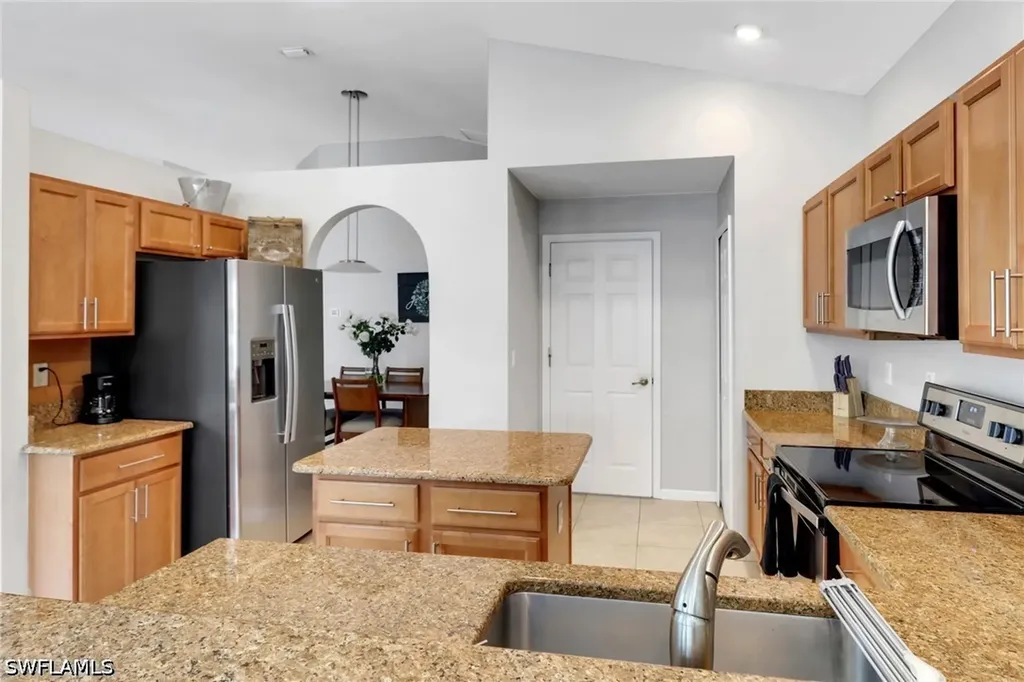 6773 Southern Oak Court Naples FL 34109