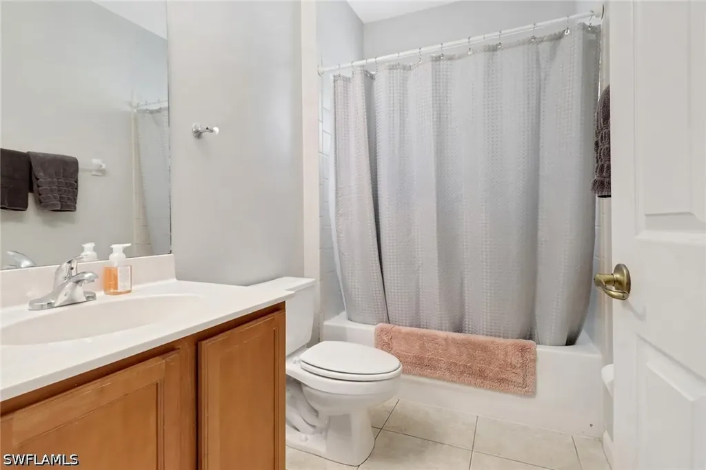 6773 Southern Oak Court Naples FL 34109