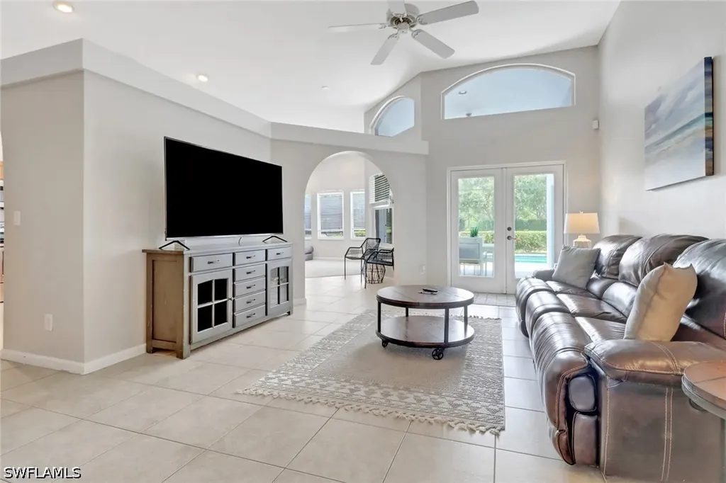 6773 Southern Oak Court Naples FL 34109