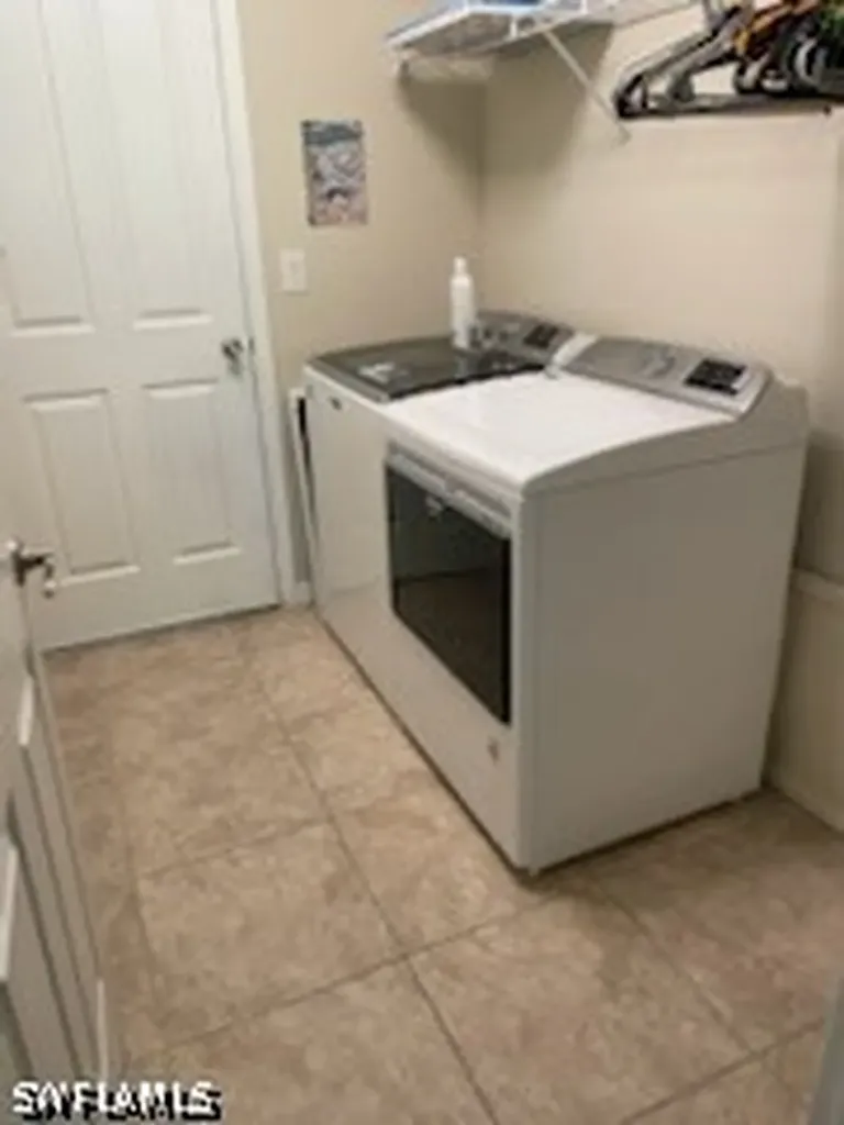 14927 Edgewater Circle Naples FL 34114
