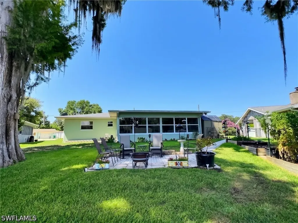 1745 S Paradise Point Inverness FL 34450