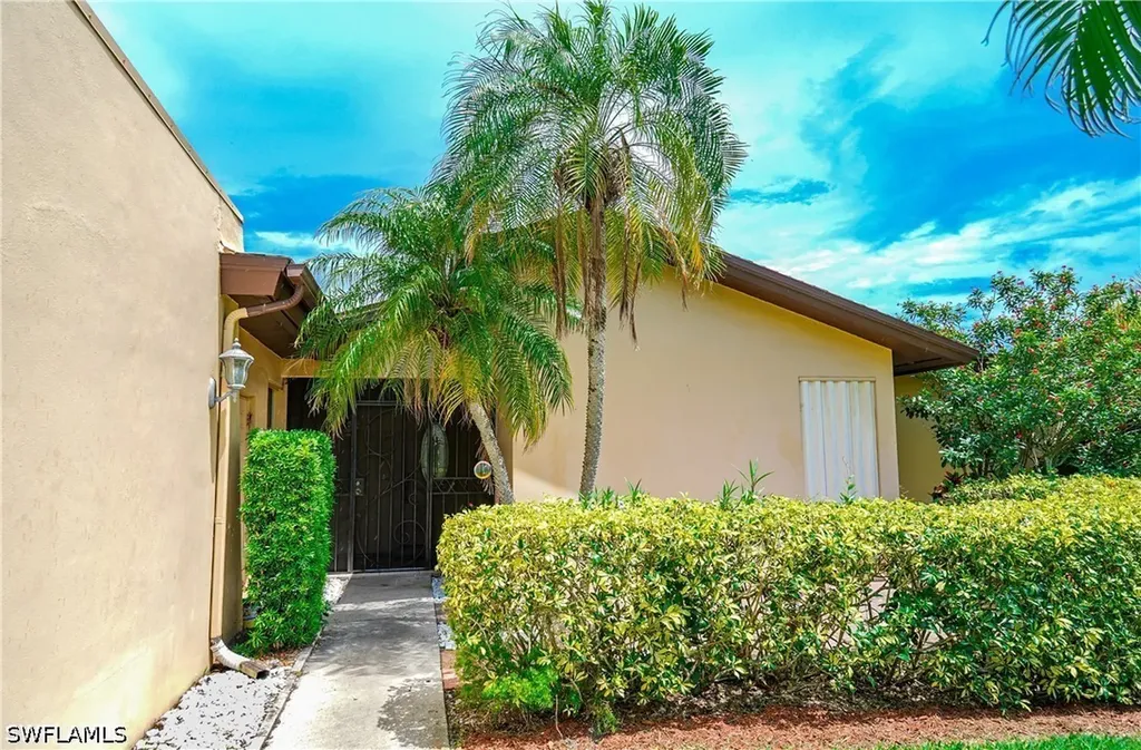 4105 Lakewood Boulevard Naples FL 34112