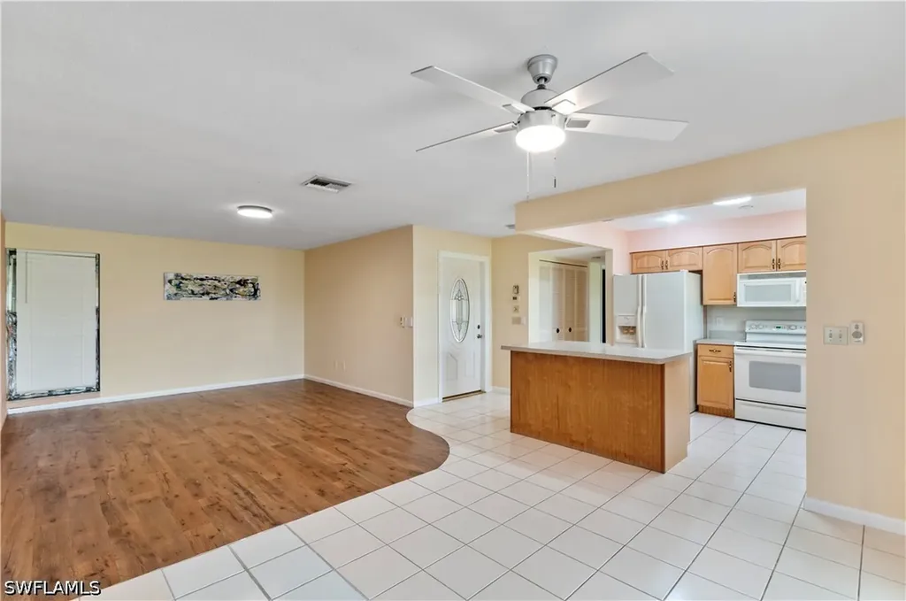 4105 Lakewood Boulevard Naples FL 34112