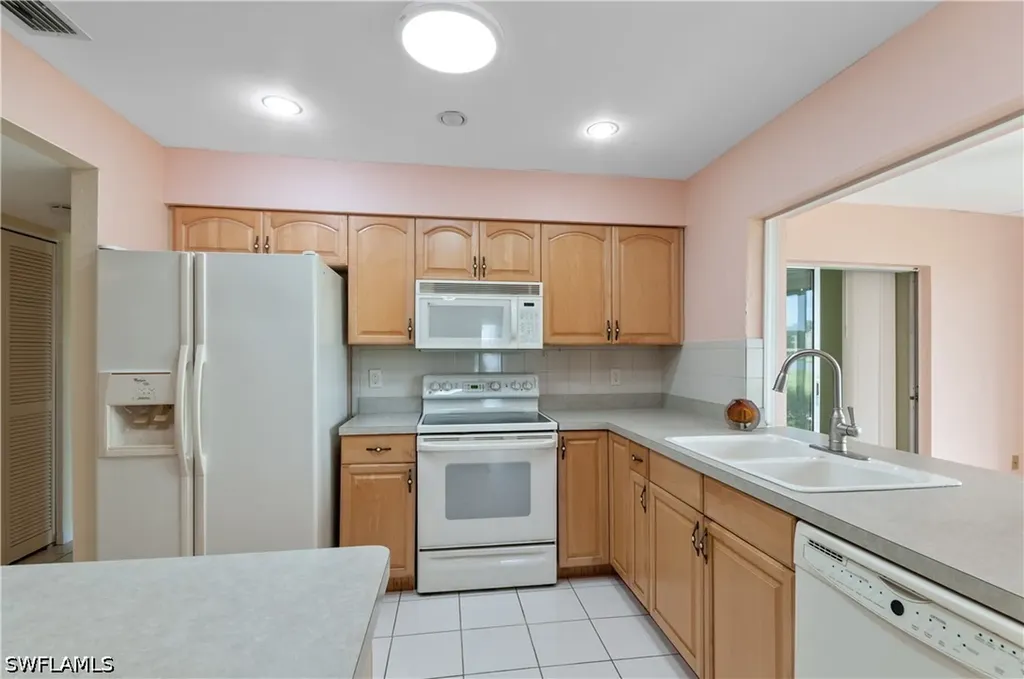 4105 Lakewood Boulevard Naples FL 34112