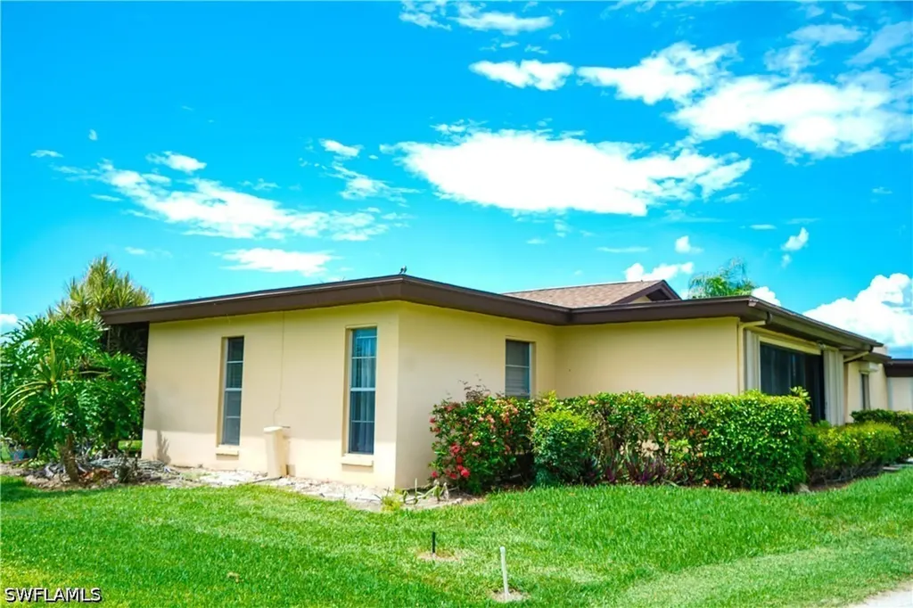 4105 Lakewood Boulevard Naples FL 34112