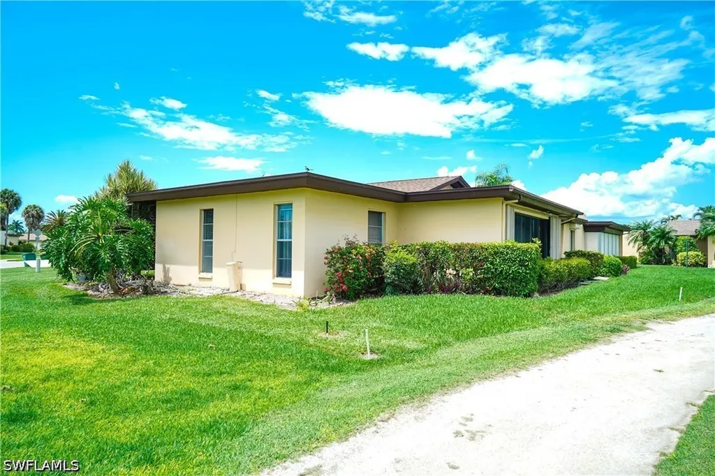 4105 Lakewood Boulevard Naples FL 34112