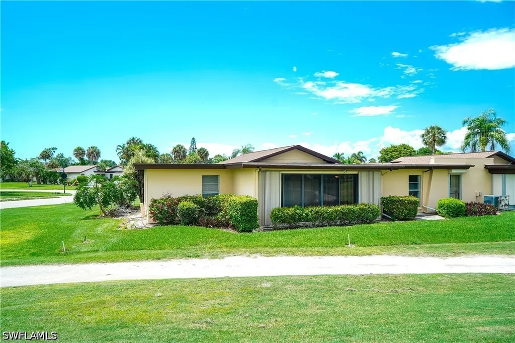 4105 Lakewood Boulevard Naples FL 34112