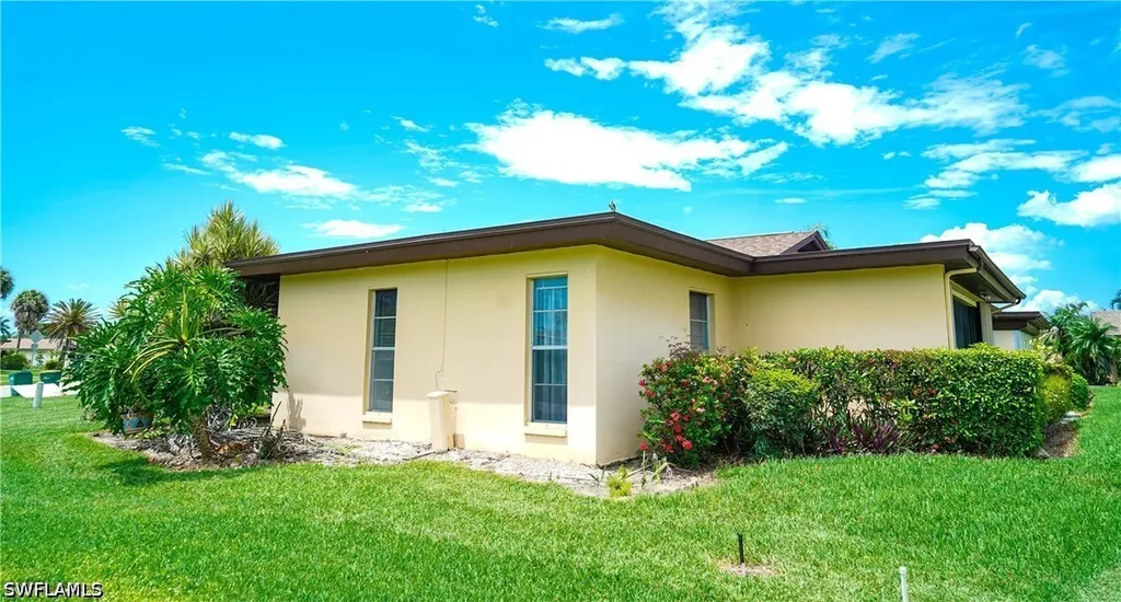 4105 Lakewood Boulevard Naples FL 34112