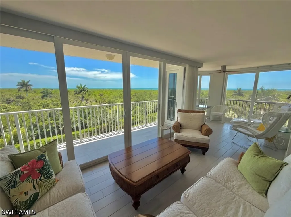 Naples FL, 6361 Pelican Bay Boulevard, Unit 402