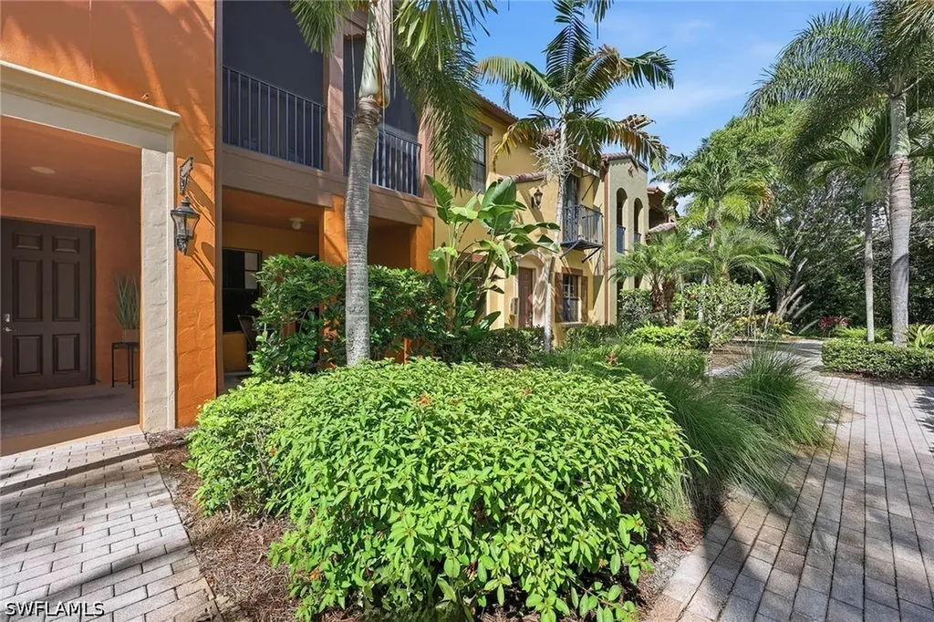 9126 Chula Vista Street Naples FL 34113