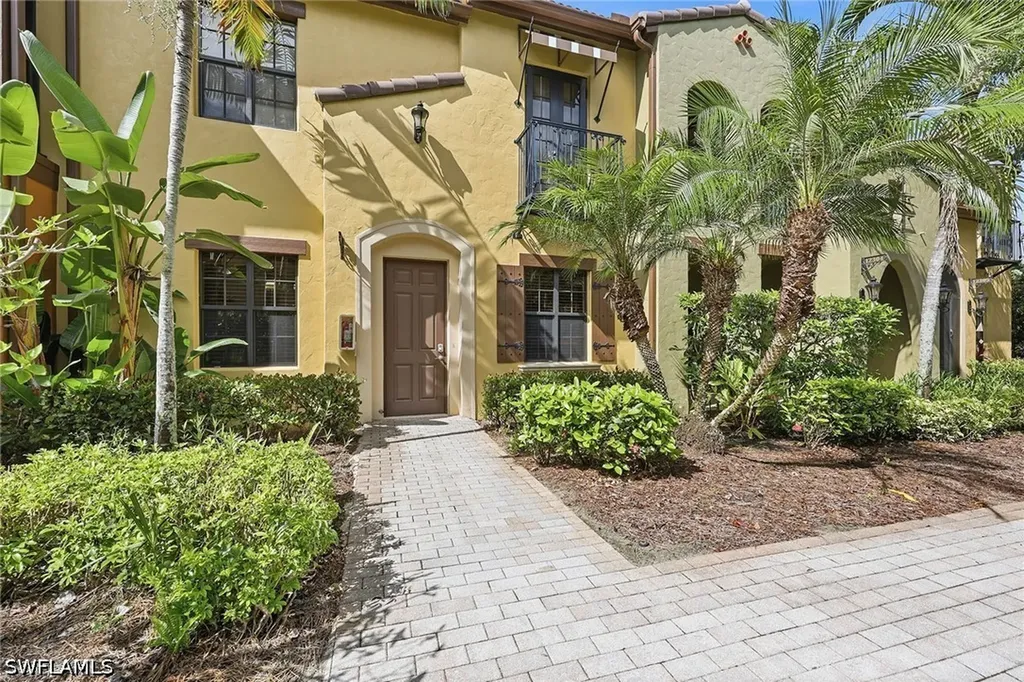 9126 Chula Vista Street Naples FL 34113