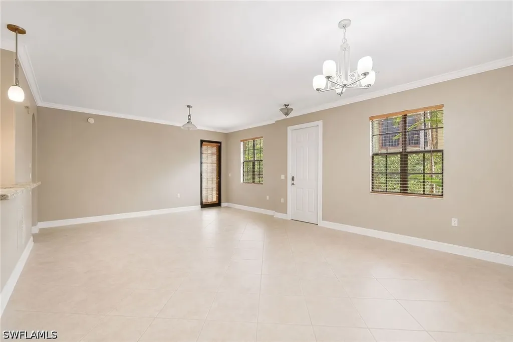 9126 Chula Vista Street Naples FL 34113
