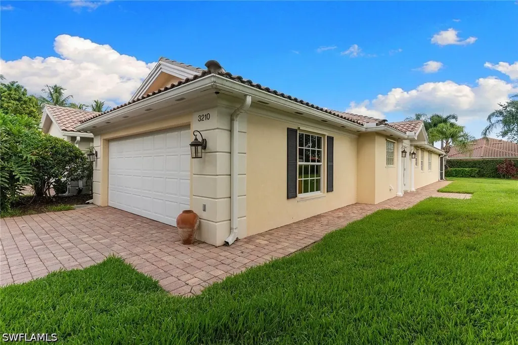 3210 Barbados Lane Naples FL 34119