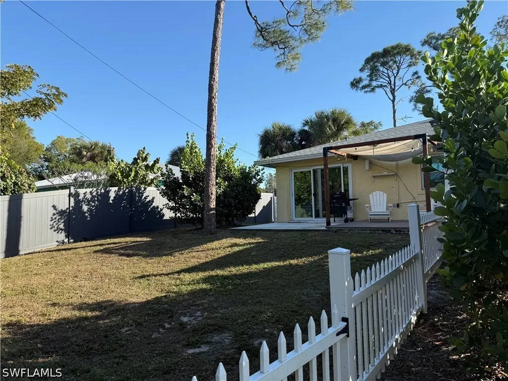 2855 Van Buren Avenue Naples FL 34112