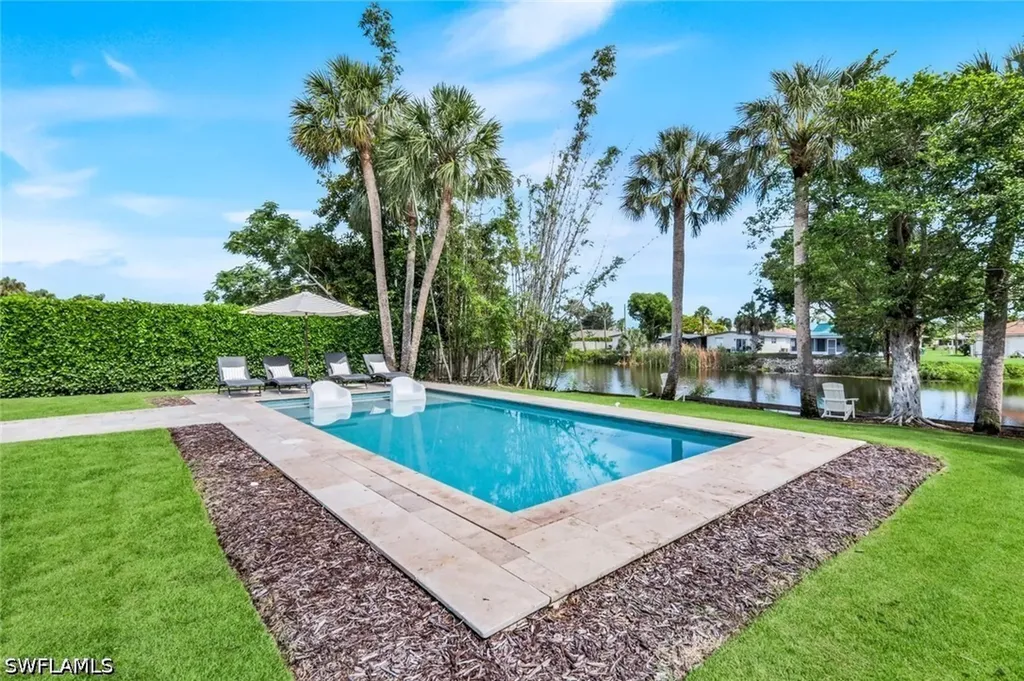 841 107th Avenue N Naples FL 34108