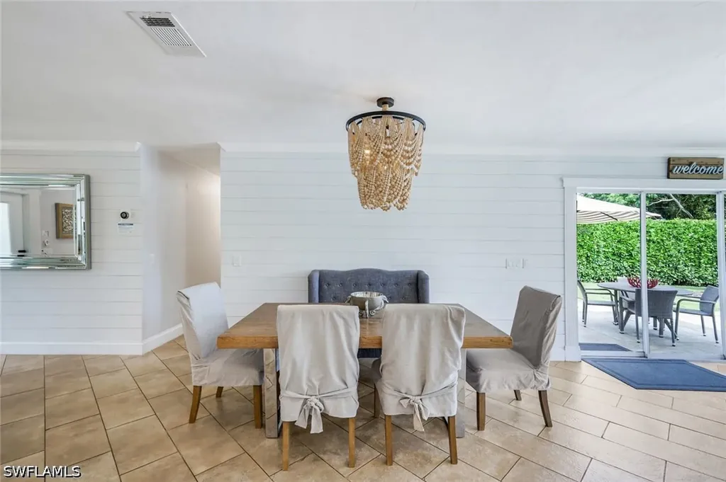 841 107th Avenue N Naples FL 34108