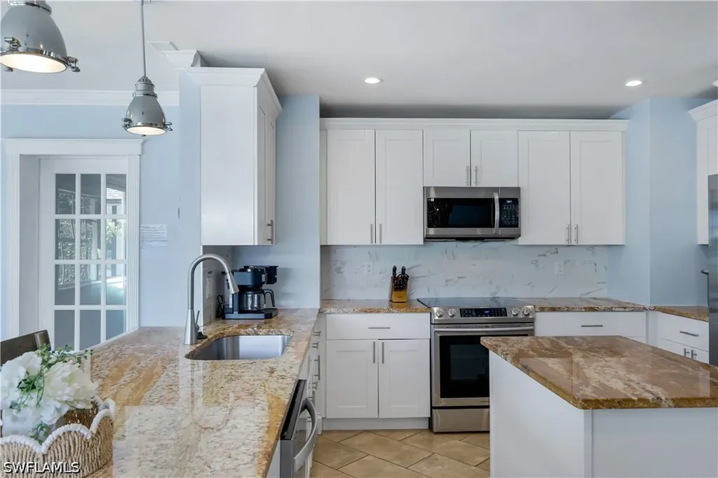 841 107th Avenue N Naples FL 34108
