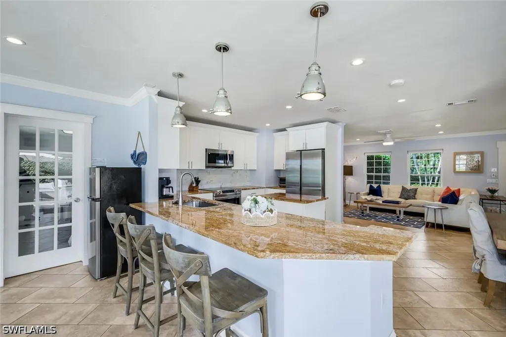 841 107th Avenue N Naples FL 34108