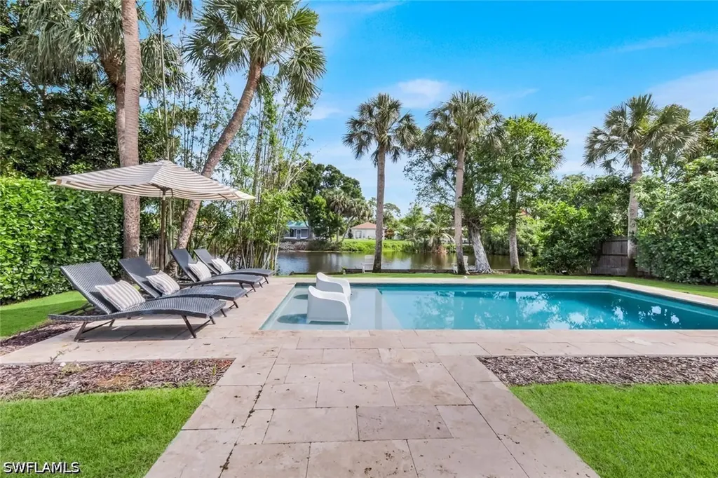 841 107th Avenue N Naples FL 34108