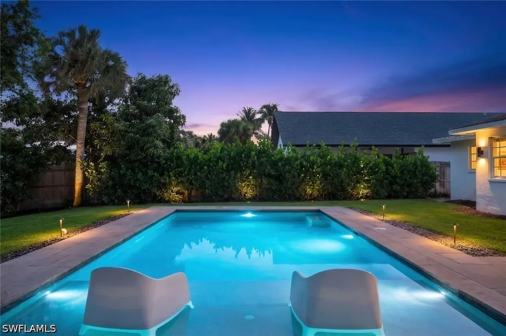 841 107th Avenue N Naples FL 34108